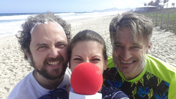 Mit DOSB-Fanreporter Philipp und Gerd Schönfelder, erfolgreichster Athlet bei den Paralympics, am Strand von Barra